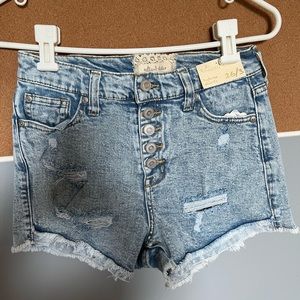 Brand new, size 26 jean shorts from altar’d state